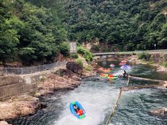 -安吉龙王山峡谷漂流