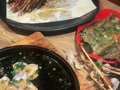 -何师烧烤·香辣蟹·川菜·30年老品牌(太古里旗舰店)
