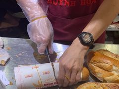 -Bánh Mì Huynh Hoa