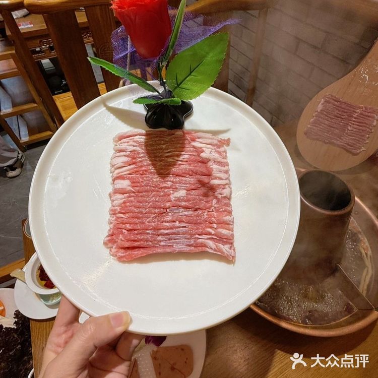 北京人的深夜食堂！这家涮肉的鲜羊上脑太顶了！