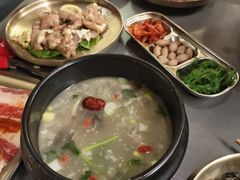 -围炉肉舍•炭烤活鳗•丹东海鲜烤肉(步行街店)