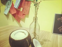 -志龙皇冠吃货椰子铺