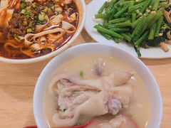 -雷祖芳老妈蹄花店