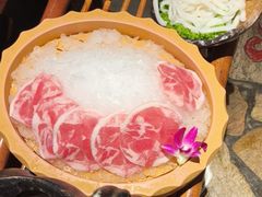-老牌坊云南鱼豆花火锅(爱建店)