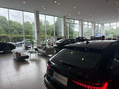 -上海永达奥诚奥迪4S店(申江路店)