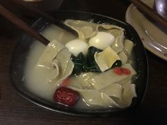 -滇釜火锅·能喝汤的火锅(车公庄店)