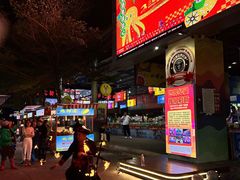 -三亚火车头万人海鲜广场