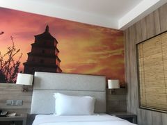 -西安大雁塔科技大学地铁站亚朵酒店