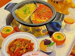 -阿瓦山寨·湘菜现炒·剁椒鱼头王(咸阳总店)