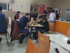 大堂-洪峰浩老北京烧饼夹肉(角门路店)