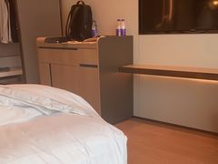 -深圳国际会展中心希尔顿酒店(前海华发冰雪世界店)