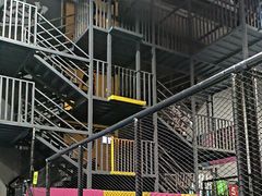 -超时空蹦床团建·VR潮玩运动娱乐·生日派对游乐园(金桥店)