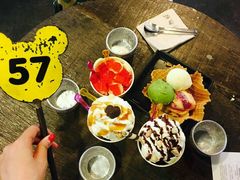 -莓园冰淇淋店