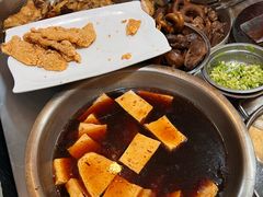 -松树干拌面店