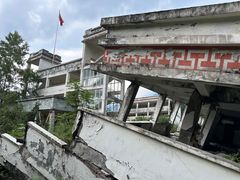 -四川汶川特大地震漩口中学遗址