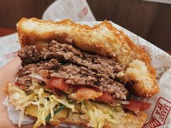 -The Habit Burger Grill 哈比特汉堡(世博店)