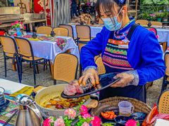 -刘姐啤酒鱼民族演艺餐厅(西街总店)