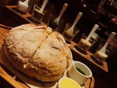 餐前面包-恰餐厅及酒吧 CHAR Bar & Grill (北京丽都皇冠假日店)