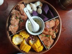 -黄桷树曹家私房菜(江与城店)