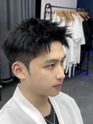 -丝语萱形象