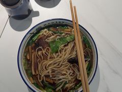 -镇南锅盖面馆(解放路店)