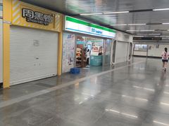 -全家便利店(宜山路站店)