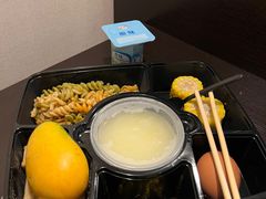 -桔子酒店(上海西藏北路地铁站店)