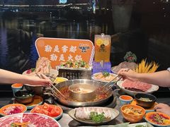 -小天鹅火锅·一线江景洪鼎旗舰店(洪崖洞店)