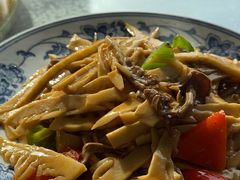 -天天向上素食餐厅(五台山店)