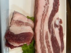 厚切五花肉-·缸桶屋·韩式牛肋条自助烤肉(西湖D11店)