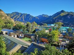 -百里峡七彩艺术小镇