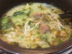 老坛酸菜牛肉米粉-远大美食广场(远大购物中心店)