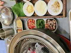 -围炉肉舍•炭烤活鳗•丹东海鲜烤肉(步行街店)