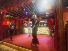 -老滇山寨•云南特色菜•地方菜•民族风情歌舞表演(金碧店)