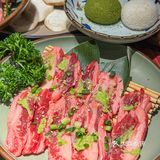 谁懂啊！这家的炭火烧肉香迷糊了🤤🤤