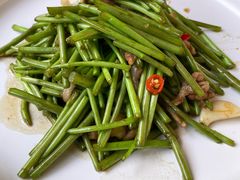 腩肉丝炒芦蒿-荷塘味道(水长城店)