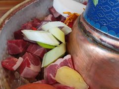 -毛辣果·贵州红酸汤牛肉火锅(西单店)