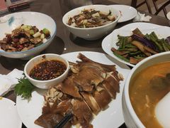 -湖泉水云间餐厅·弥勒地道菜(B座店)