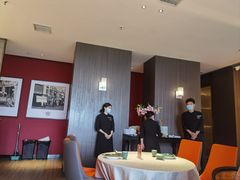 -鸽子侯·家宴·平价海鲜(绿地店)