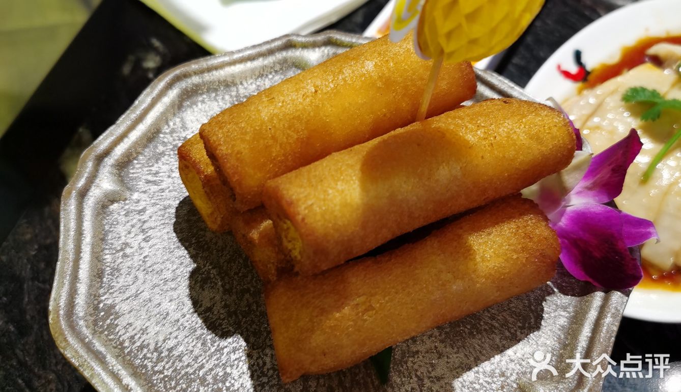 中午直接到芮欧觅食。一眼就看中这家新加坡餐厅