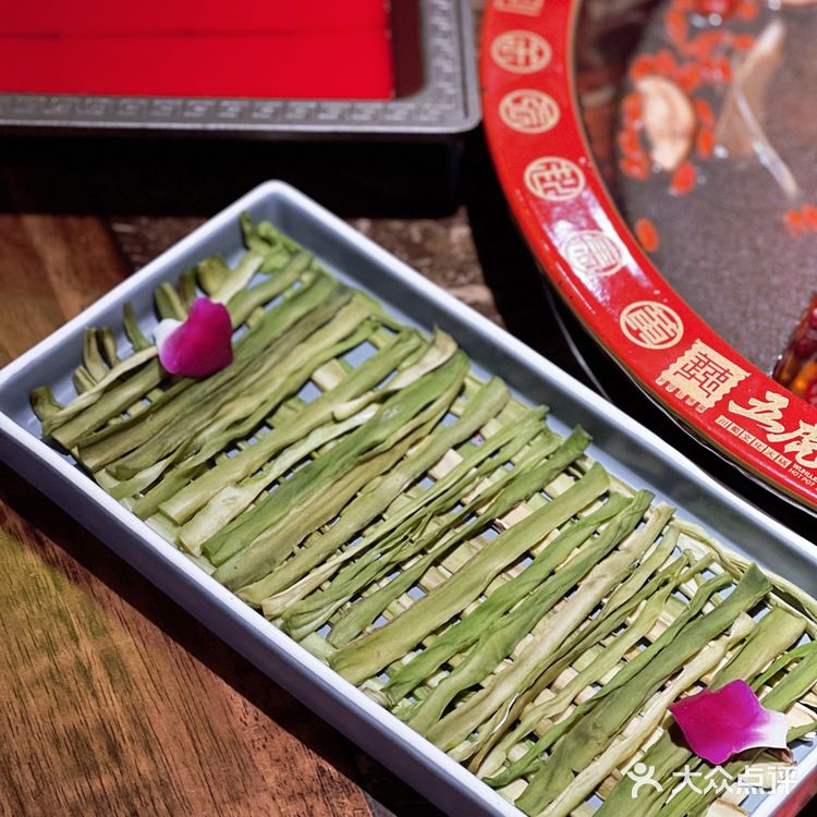 一秒穿越三国故事,来五虎将火锅尝鲜