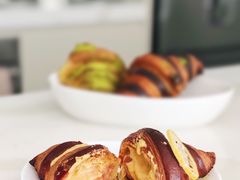 咸蛋黄爆浆可颂-Top Impression Bakery Wolli Creek