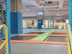 -探奇乐园蹦床公园(日月广场店)