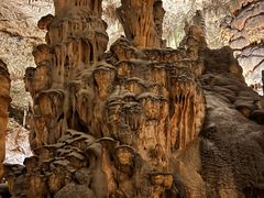 -波斯托伊纳溶洞