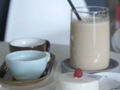 -UNI UNI(环亚凯瑟琳店)