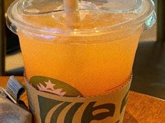 冰摇桃桃乌龙茶-星巴克(无锡百联奥特莱斯店)