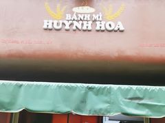 -Bánh Mì Huynh Hoa