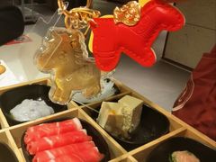 -海底捞火锅鲜切牛肉主题店(长寿路店)
