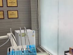 -上海仁爱医院口腔科 · 种植