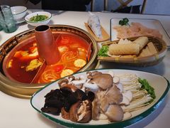菌菇拼盘-同心如意传统铜火锅